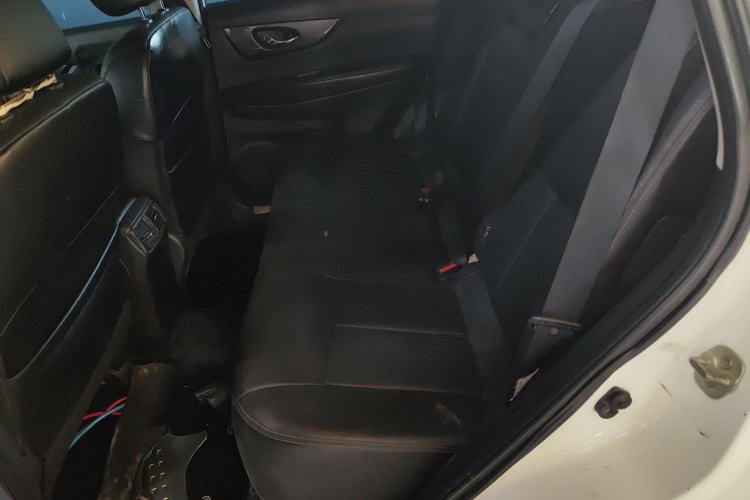 Used Nissan X-Trail 2015 2.5L CVT Leading MAX Edition 4WD Left Rear Seat