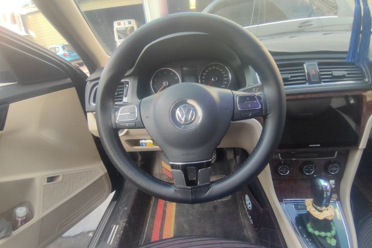 Used Volkswagen Lavida 2013 Revised Classic 1.6L Automatic Fashion Edition
