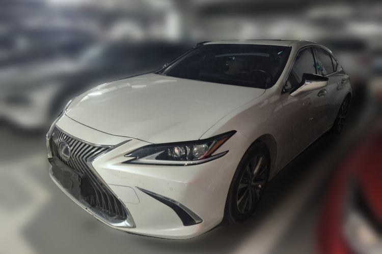 Used Lexus ES 2020 300h Premier Edition
