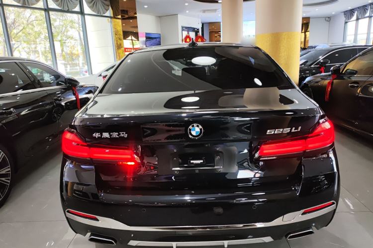 Used BMW 5 Series 2022 Second Facelift 525Li M Sport Package
