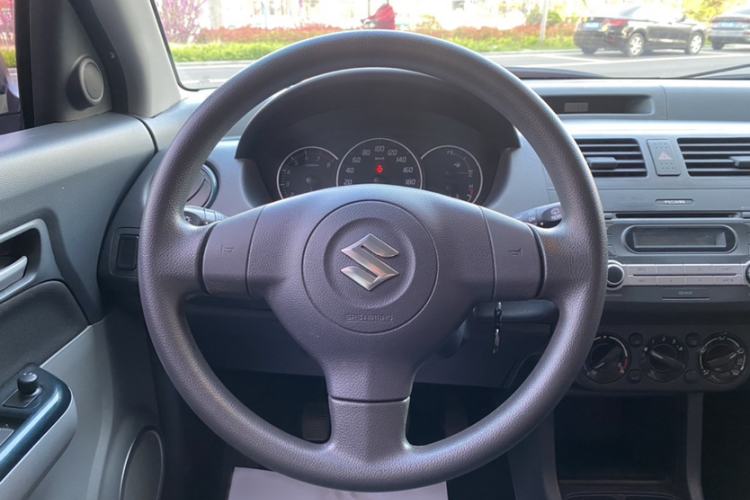 Used Suzuki Swift 2016 1.5L Manual Fashion Edition Cool Play Version Steering Wheel