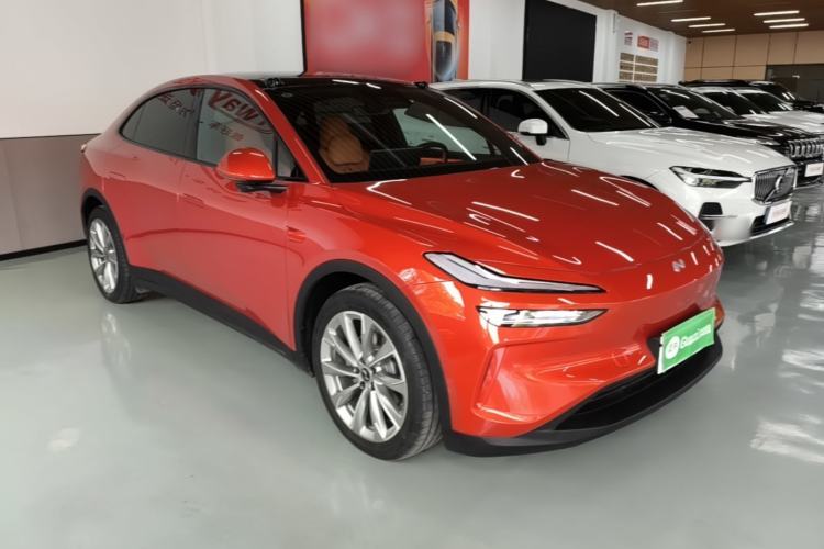 Used ONVO L60 2025 Model—60 kWh Rear-Wheel-Drive Version Front Right 45 Deg