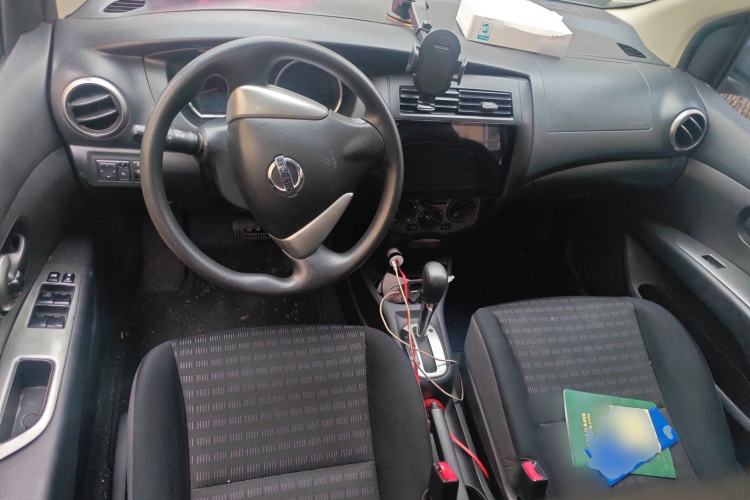 Used Nissan Livina 2013 Jinrui 1.6XL CVT Comfort Edition Center Console