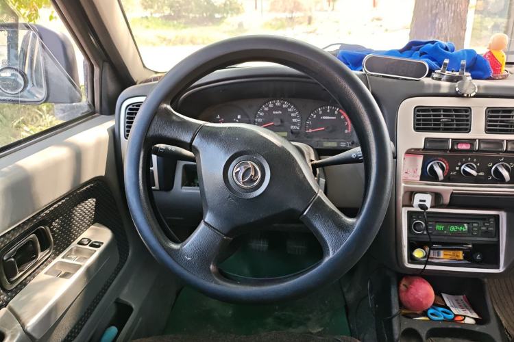 Used Dongfeng Ruichi 2015 2.4L Two-Wheel Drive Classic Long Cargo Bed ZG24
