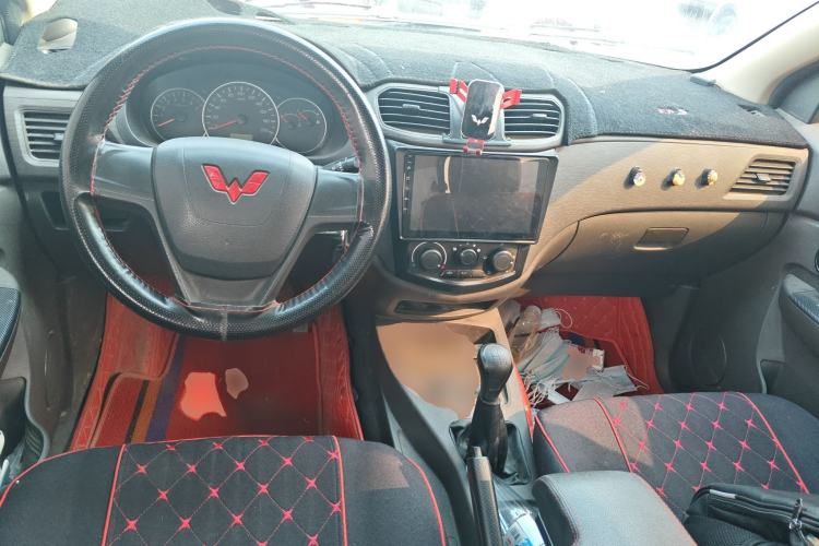 Used Wuling Hongguang 2020 1.2L S Base Model China VI LSI Center Console