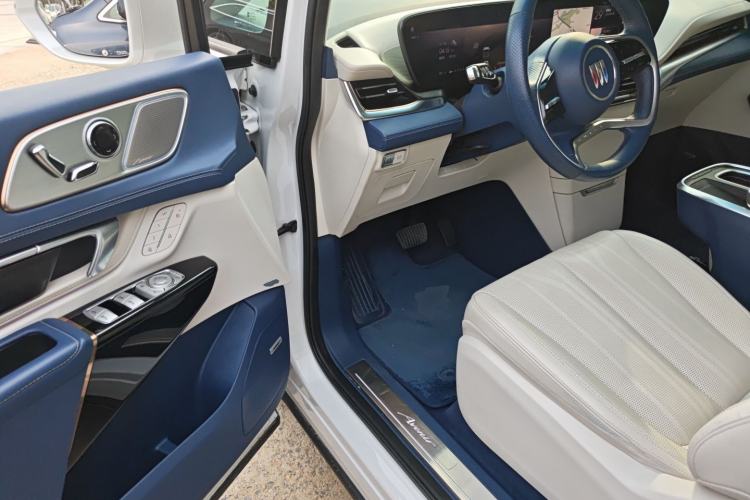 Used Buick Century 2023 2.0T Six-Seater Yinshi Edition
