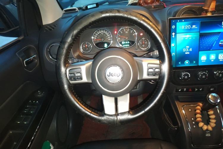 Used Jeep Compass 2013 2.0L two-wheel drive luxury version
