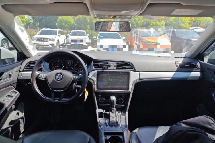 Used Volkswagen Lamando 2015 280TSI DSG Comfort Edition Center Console