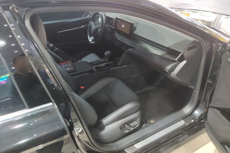 Used Toyota Camry 2024 Dual-Motor 2.0 HGVP Luxury Edition