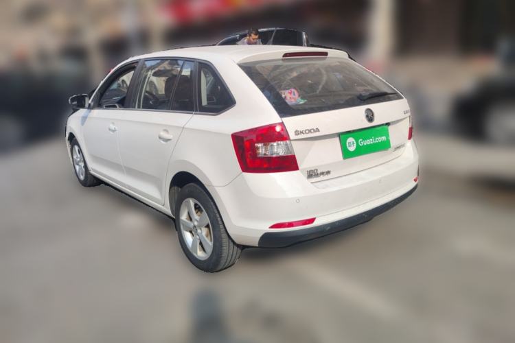 Used Skoda Rapid Spaceback 2018 1.6L Automatic Comfort Edition Rear Left 45 Deg