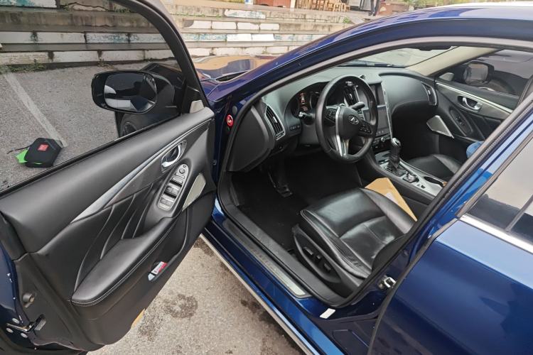 Used Infiniti Q50L 2018 2.0T Enjoyment Version China VI Standard
