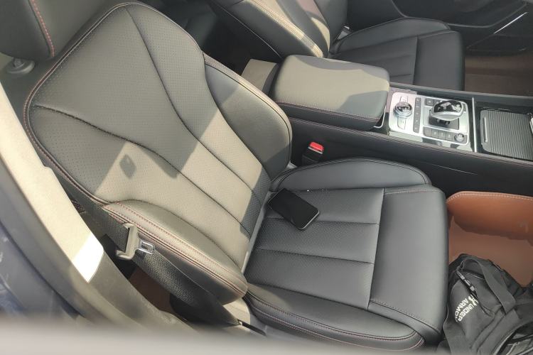 Used BYD Tang New Energy 2018 DM 2.0T All-Wheel Drive Smart Connectivity Luxury Model 7 Seats China V Emission Standard Right Front Seat