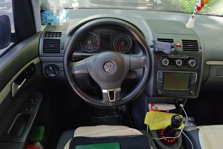 Used Volkswagen Touran 2015 1.4T Manual Fashion Edition 5-Seater
