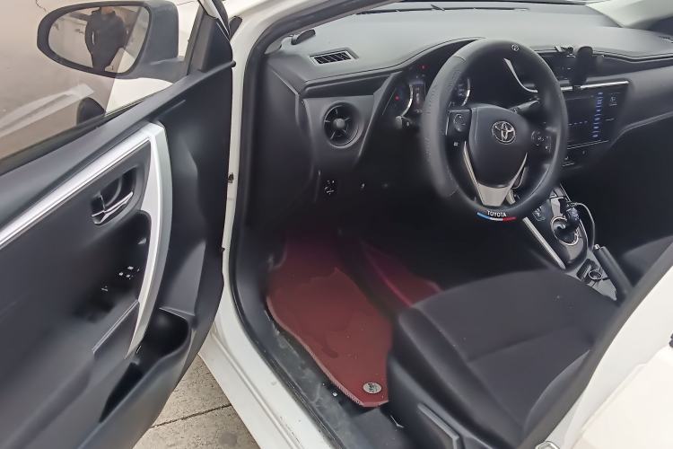 Used Toyota Levin 2017 Revised Dual-Engine 1.8H GS E-CVT Elite Sunroof Version China V Standard Driver Seat