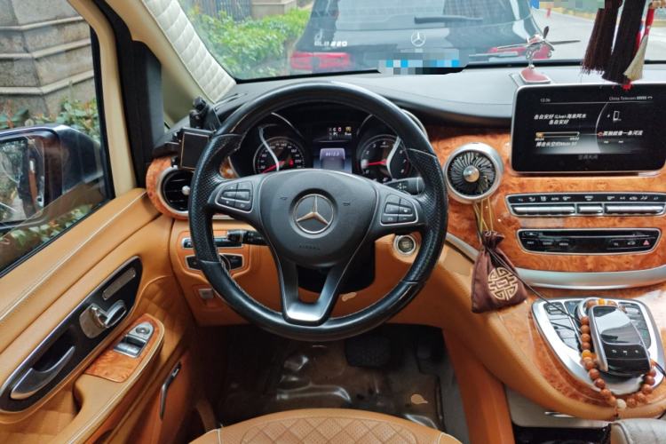 Used Mercedes-Benz V-Class 2016 V 260 L Prestige Extended Edition
