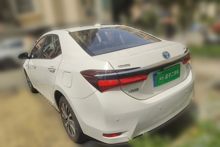 Used Toyota Corolla 2016 Dual-Engine 1.8L E-CVT Elite Edition
