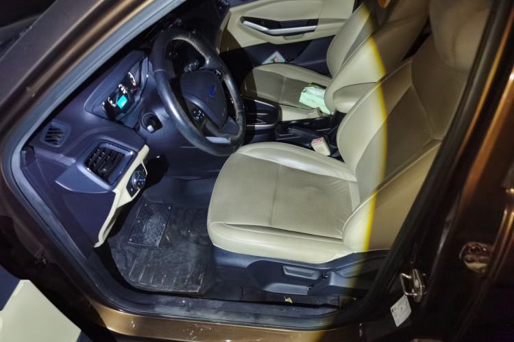 Used Ford Escort 2015 1.5L Automatic Fashion Model

