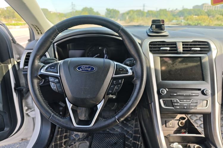 Used Ford Mondeo New Energy 2018 2.0 PHEV Smart-Controlled Fashion Edition China VI Standard