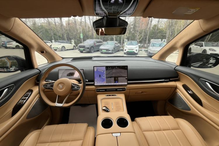 Used VOYAH Dream 2025 PHEV Four-Wheel Drive Prestige Qiankun Edition