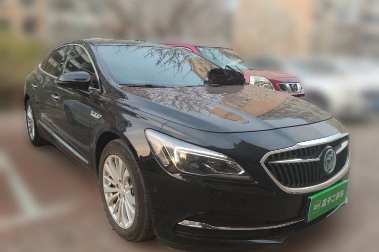 Used Buick LaCrosse 2018 28T Elite Edition Front Right 45 Deg
