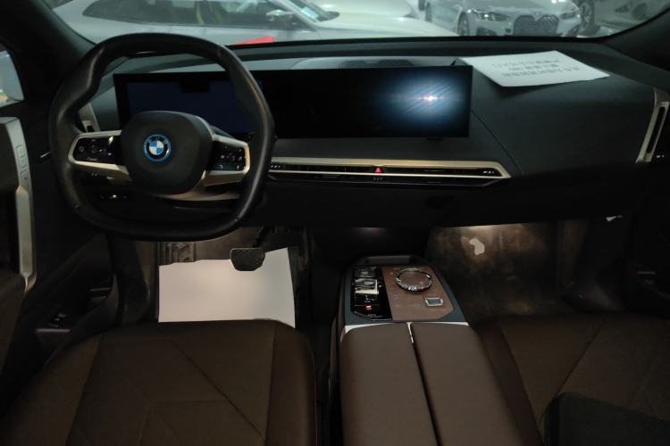 Used BMW iX 2022 xDrive40 Center Console