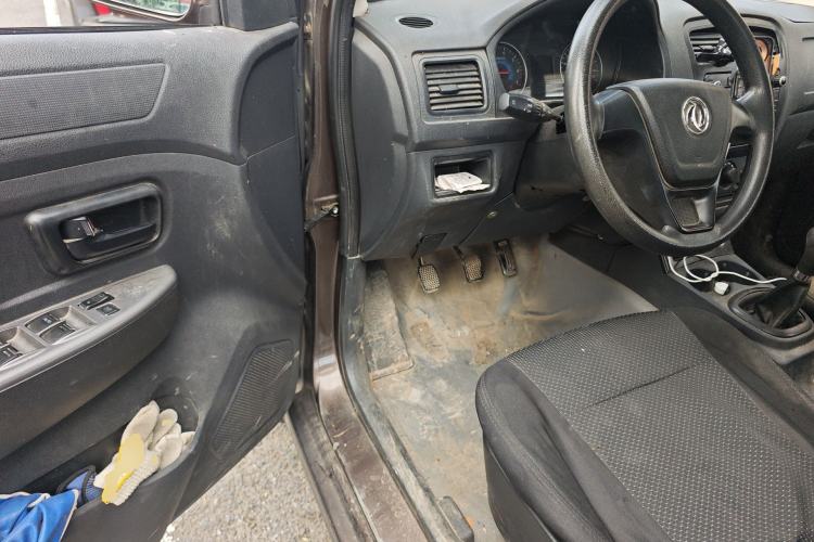 Used Dongfeng Fengon 330 2014 1.5L Manual Standard Edition DK15-02 Driver Seat