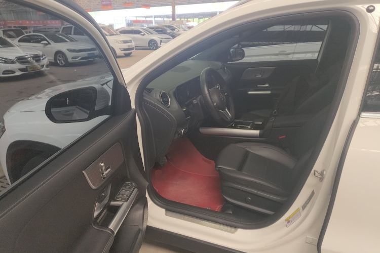 Used Mercedes-Benz GLA 2023 GLA 200 Driver Seat