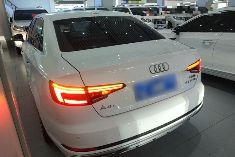 Used Audi A4L 2019 40 TFSI Fashion Edition China VI Emission Standard