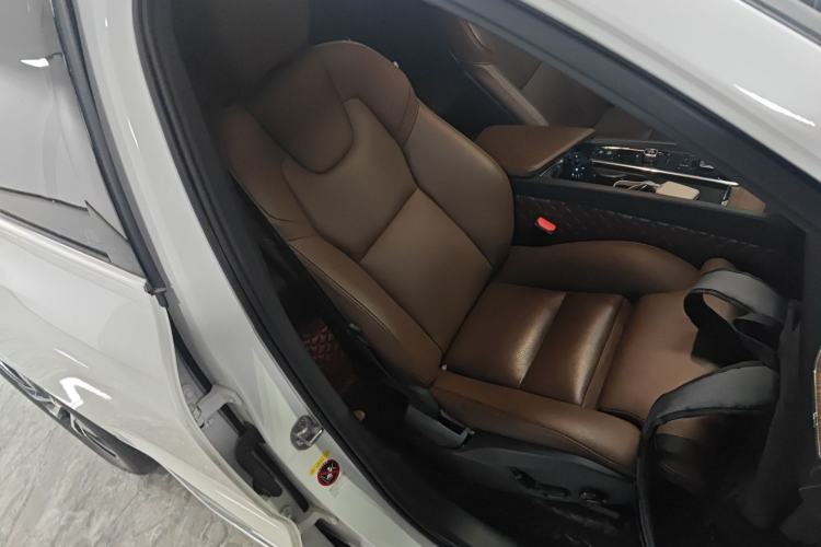 Used Volvo XC60 2024 B5 4x4 Smart Luxury Edition
