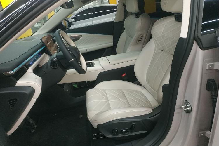 Used Lynk & Co 10 EM-P 2025 Model 240 Four-Wheel Drive Ultra Left Front Seat