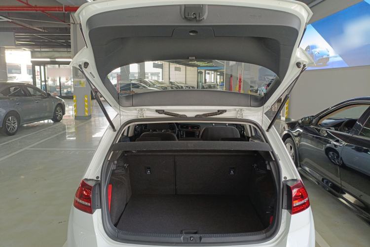 Used Volkswagen Golf 2017 1.6L Automatic Comfort Million-Vehicle Anniversary Edition Trunk