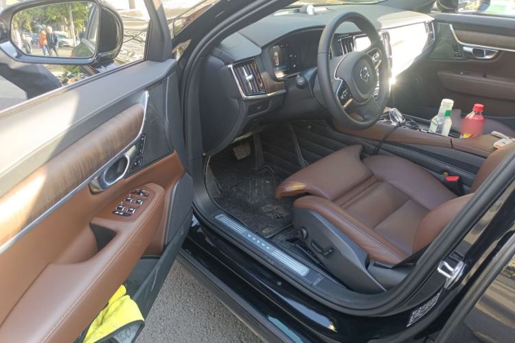 Used Volvo S90 2025 B5 Zhiyuan Luxury Edition
