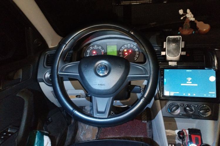 Used Skoda Rapid 2016 1.6L Manual Front-Wheel-Drive Version