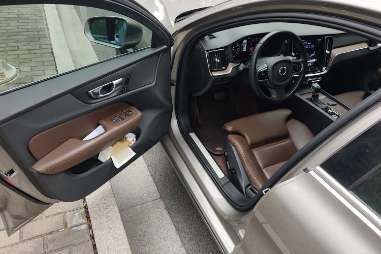 Used Volvo S60 2021 T4 Zhiyuan Luxury Edition