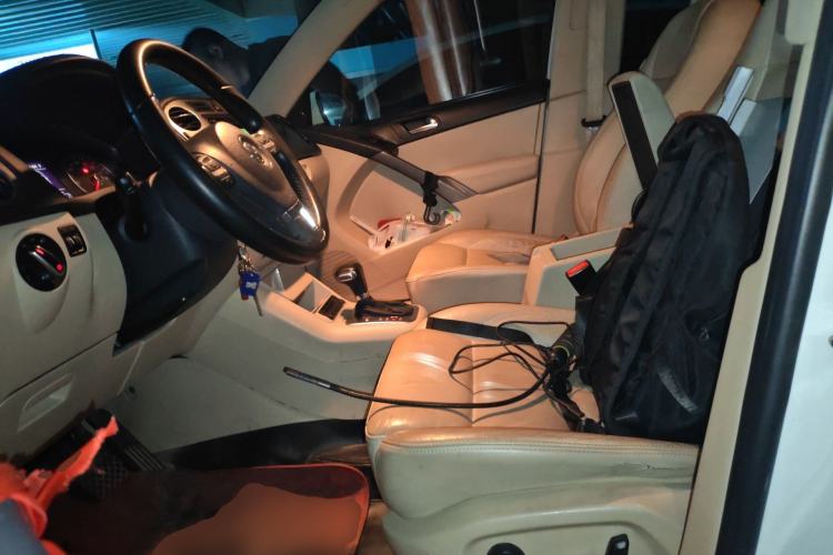 Used Volkswagen Tiguan 2010 1.8TSI Automatic All-Wheel-Drive Elite Edition Left Front Seat