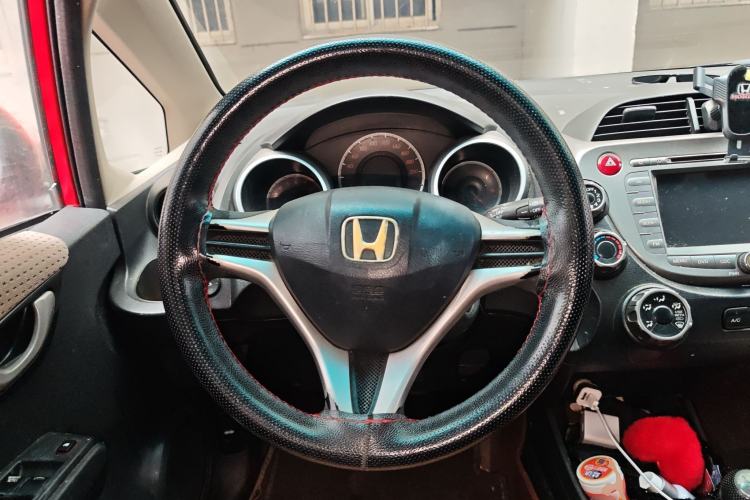 Used Honda Fit 2008 1.5L manual luxury version
