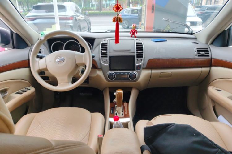 Used Nissan Sylphy 2009 1.6XE Automatic Comfort Edition Center Console