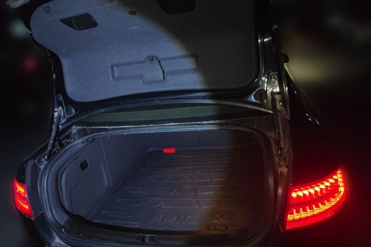 Used Audi A6L 2009 2.4L Comfort Edition Trunk