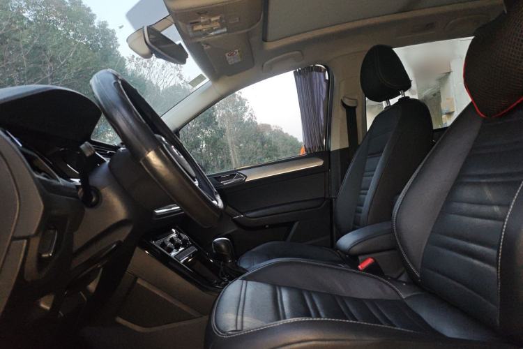 Used Volkswagen Touran 2018 Volkswagen Touran L 280TSI DSG Luxury Edition 7 Seats
