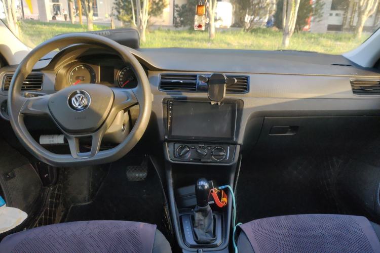 Used Volkswagen Santana 2021 1.5L Automatic Fashion Edition Center Console