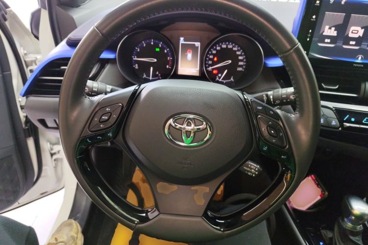 Used Toyota IZOA 2020 2.0L Yichi Version