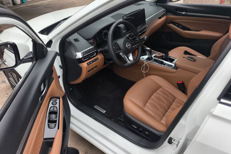 Used Nissan Teana 2025 Model 2.0L XL-TLS Enjoyment Edition Driver Seat