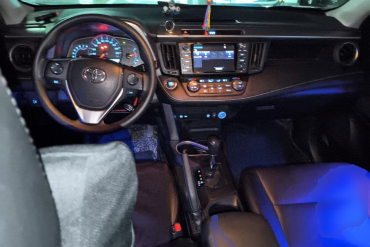 Used Toyota RAV4 2016 2.0L CVT Two-Wheel Drive Fashion Edition China V Standard