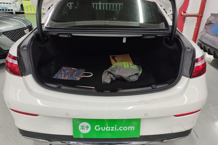 Used Mercedes-Benz E-Class 2018 E 200 4MATIC Coupe Trunk