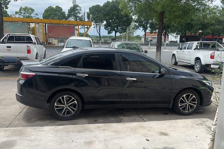 Used Venucia D60 2018 1.6L CVT Smart Connect Elite Edition