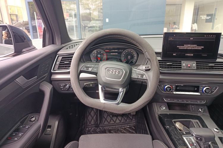 Used Audi Q5L Sportback 2022 40 TFSI Luxury Model Steering Wheel