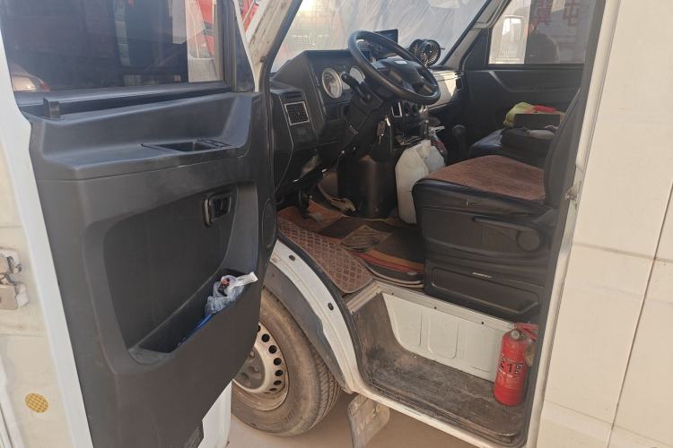 Used Iveco Daily 2021 2.5T A35 M1 Passenger Van 5-9 Seater Short Wheelbase Mid-Roof Design Single Tire Manual Doors Driver Seat