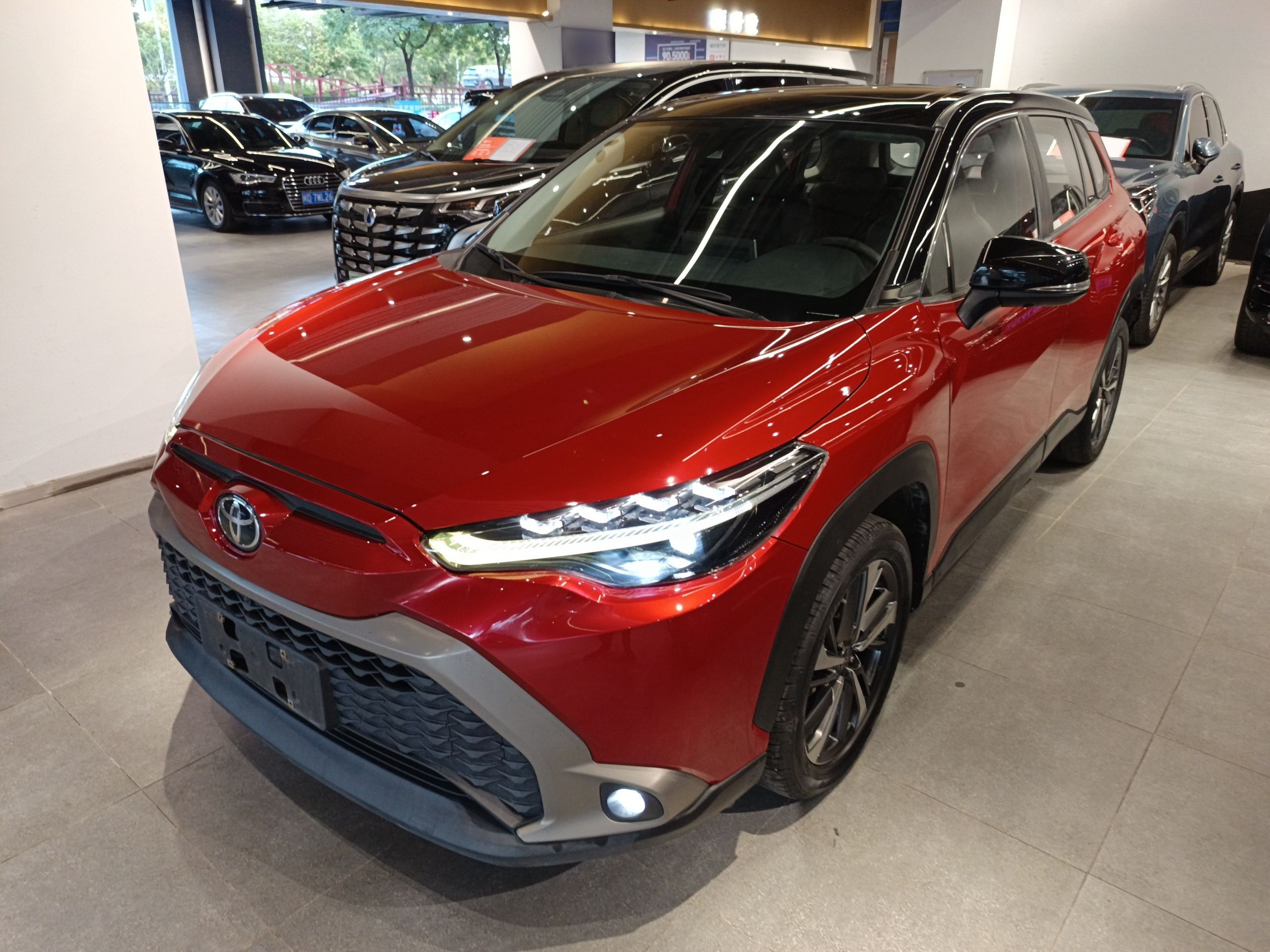 Под передней частью автомобиля