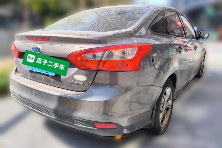 Used Ford Focus 2012 Sedan 1.6L Automatic Fashion Edition
