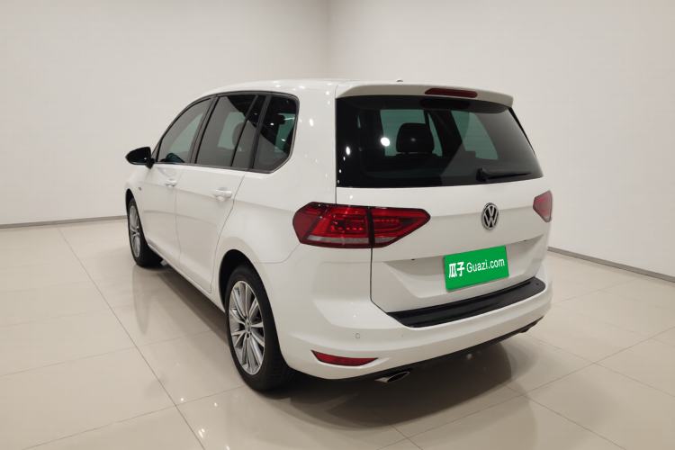 Used Volkswagen Touran 2016 Volkswagen Touran L 330TSI DSG Luxury Edition Exterior 3